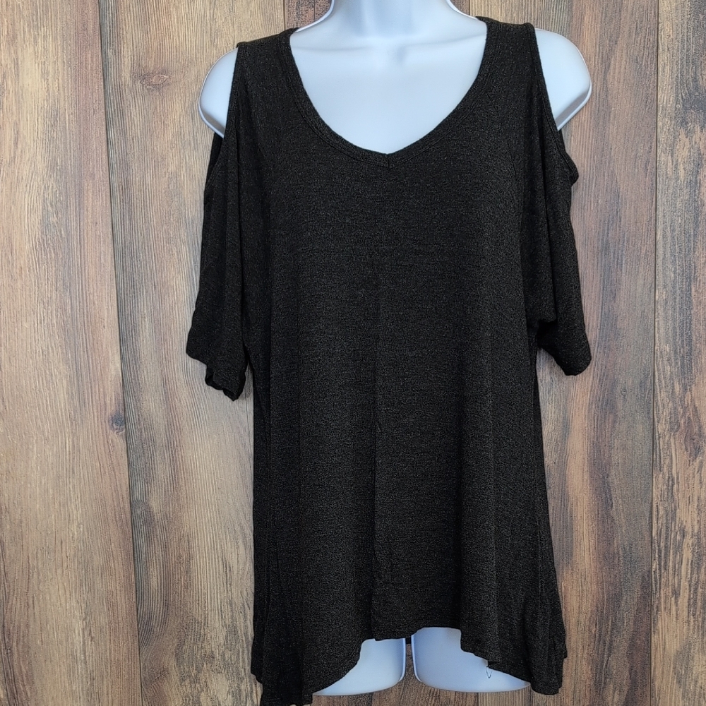 Neon Soul Charcoal Gray V Neck Cold Shoulder Top L                          R150